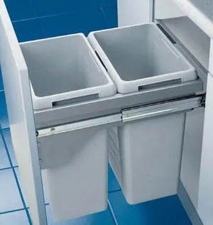 Система сортировки мусора на кухне - выдвижное ведро с отделениями