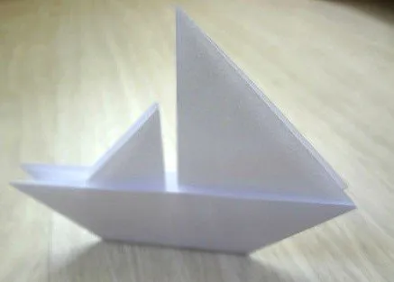 Кораблики из бумаги по схеме оригами. Как сделать кораблик из бумаги. 14