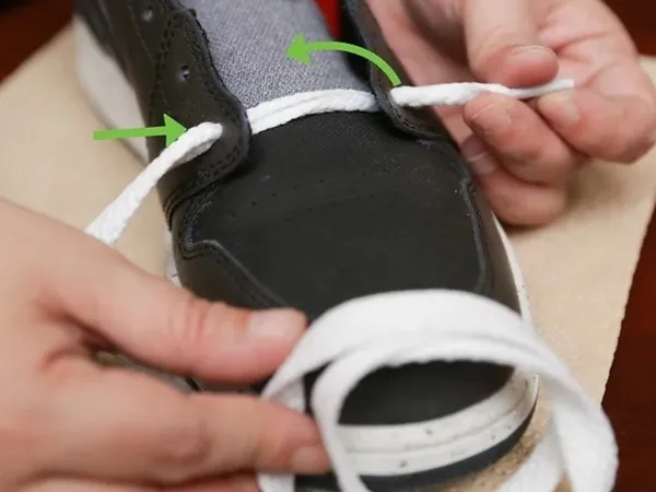 Способы укоротить шнурки не обрезая. Как укоротить шнурки. 12