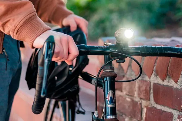 Какой фонарь для велосипеда выбрать?