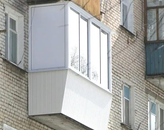 Балкон с выносом, особенности монтажа конструкции и остекления. Балкон с выносом. 2