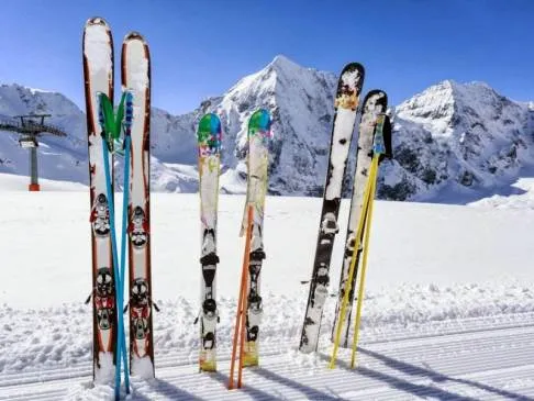 Как выбрать горные лыжи для взрослого и ребёнка: советы начинающим и продвинутым. Короткие горные лыжи взрослые. 2