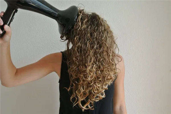 Как сделать кудри от корней в домашних условиях. Как сделать волосы волнистыми навсегда. 9