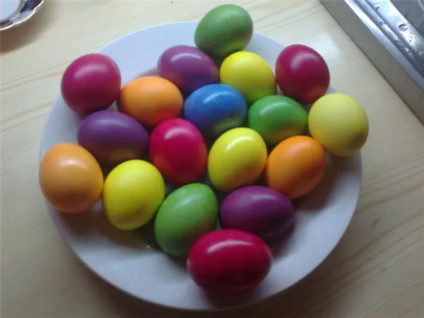Как покрасить яйца пищевым красителем. Краска для яиц. 2