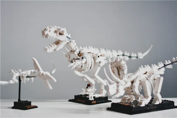 Кости динозавра - ЛЕГО