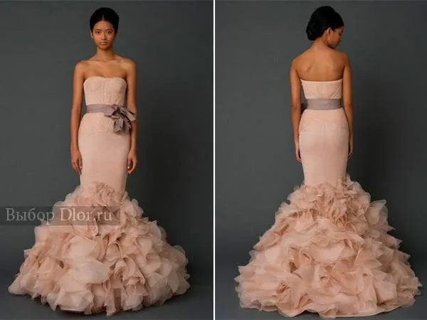 Персиковое свадебное платье годе