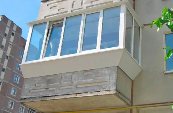 Балкон с выносом, особенности монтажа конструкции и остекления. Балкон с выносом. 19