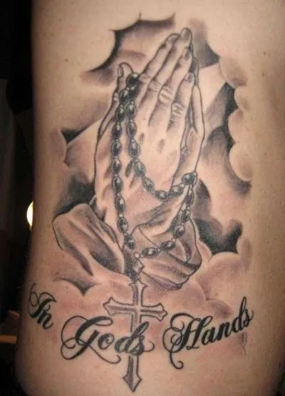 Что означает тату Руки молящегося с крестом. Две руки тянутся друг к другу. 17