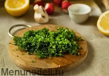 Салат с редисом и маринованными грибами 8