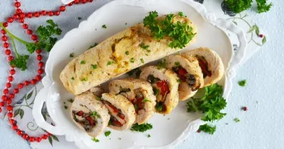 Куриные рулетики с грибами и сыром в духовке