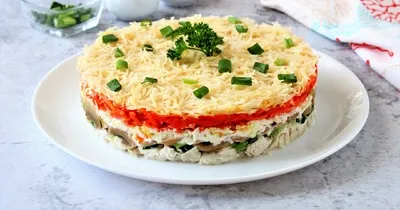 Салат Мужские слезы с курицей грибами и корейской морковью