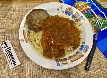 Жаркое из свинины с картошкой и грибами в горшочках 8