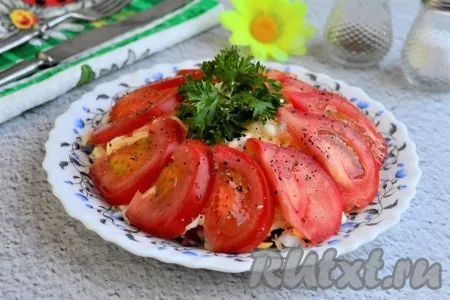 Салат 'Восточный' с колбасой, помидорами и сыром